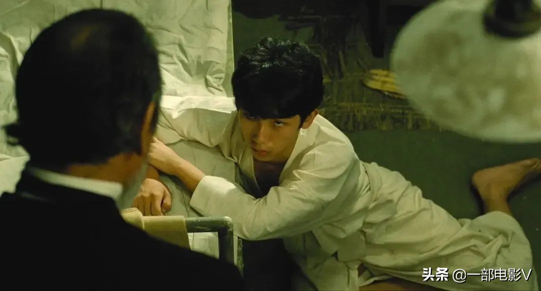 岛国四大推理奇书之首，号称最难懂的电影之一