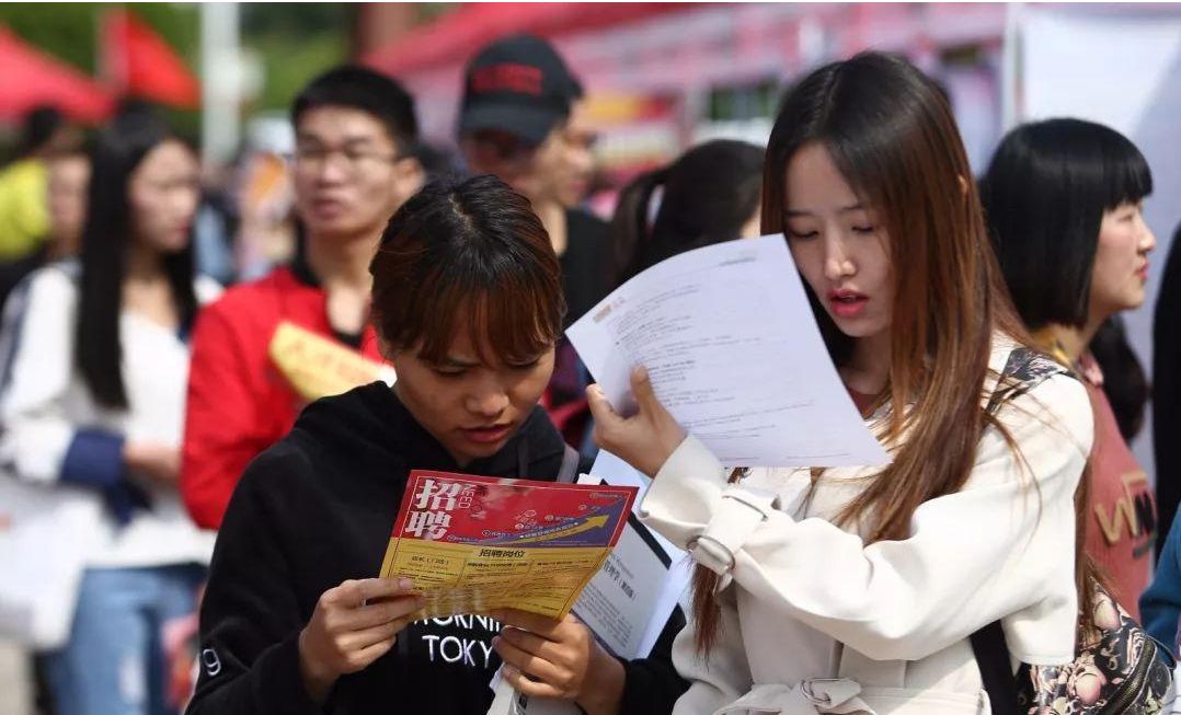 没钱、没背景、没人脉：农村出身的“三无”大学生如何翻身？