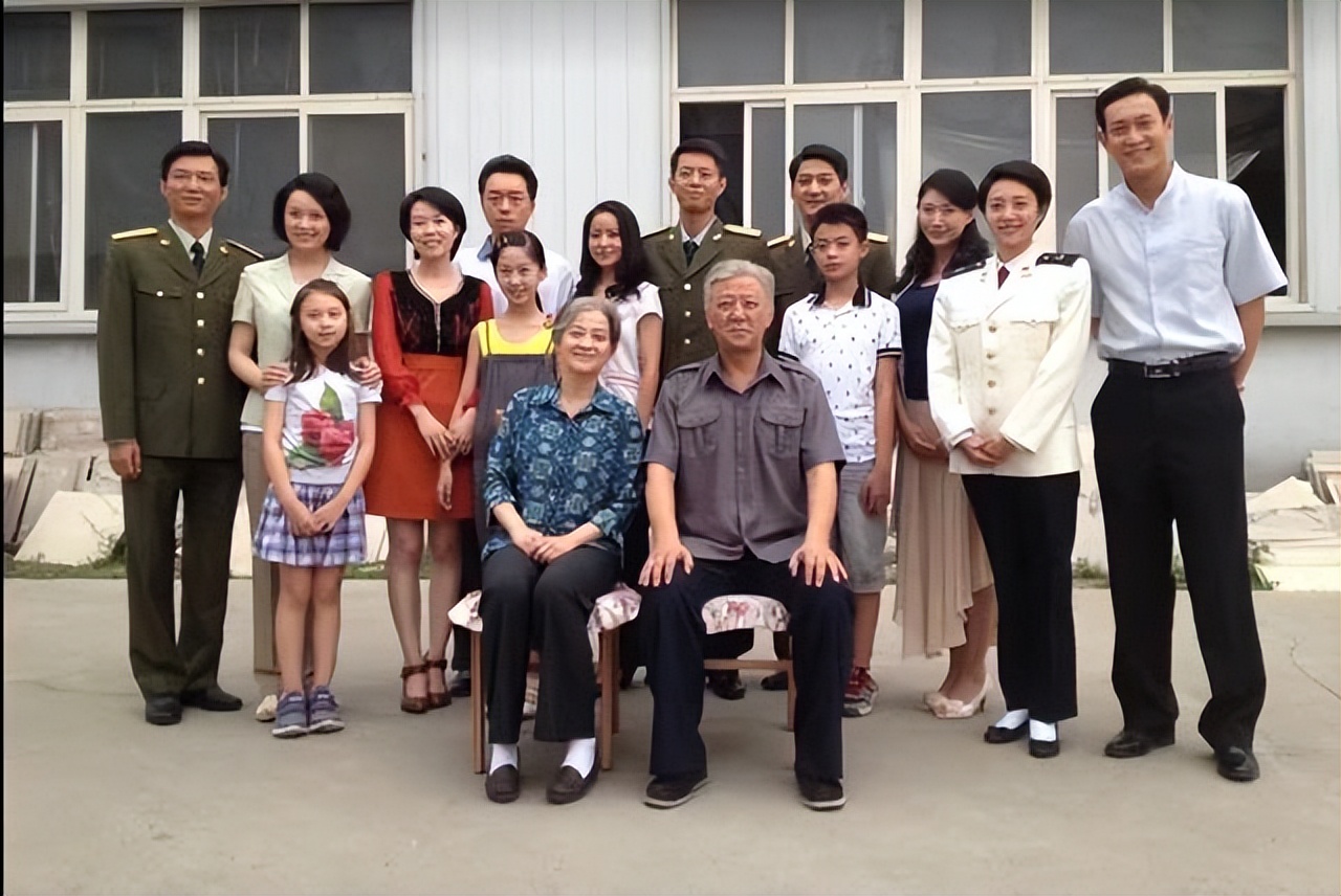 《父母爱情》拍摄10周年了！剧中演员晒出我们没见过的花絮照