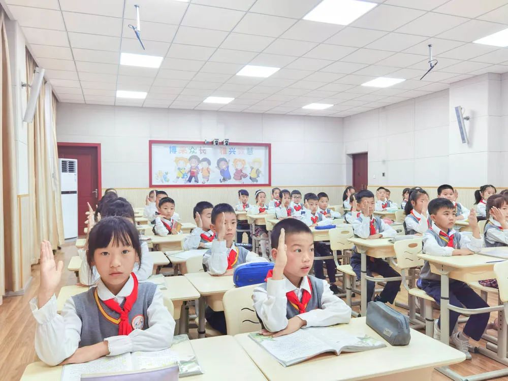 金桥小学老师参加双流区第五届“教坛新秀”赛课活动并进入决赛