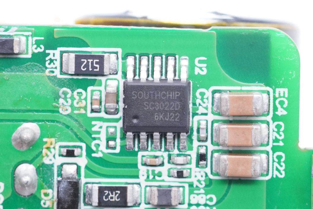 一个顶三个，支持三设备同时快充，安克100W氮化镓超能充拆解