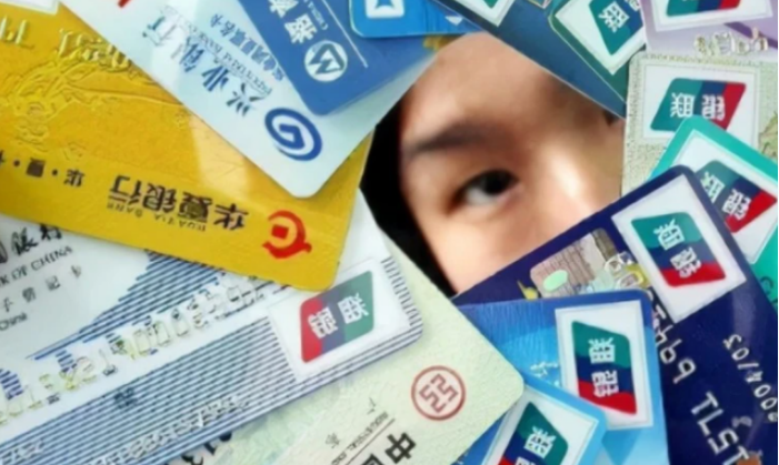 2011年，陕西男子收到与不知名女子裸照，警方查出系列民生大案