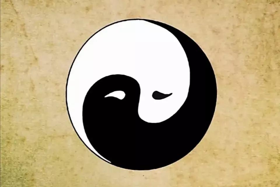 太极图中间的阴阳鱼图案,蕴含了极其深奥的道理