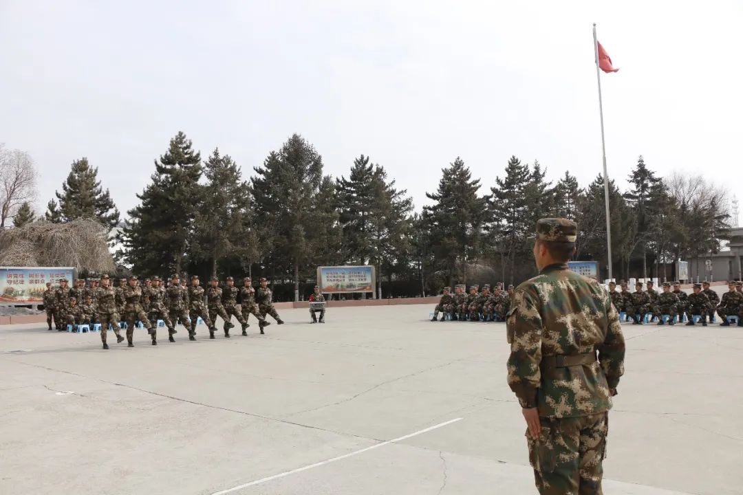 侯<a href=http://www.cngansu.cn/news/ target=_blank class=infotextkey></a>ܶӣʿ٣̤