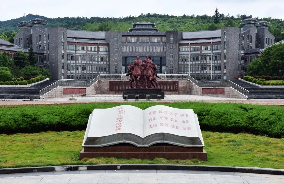 湖北这所大学“含金量”超高！就业率超90%,登上央视《新闻联播》