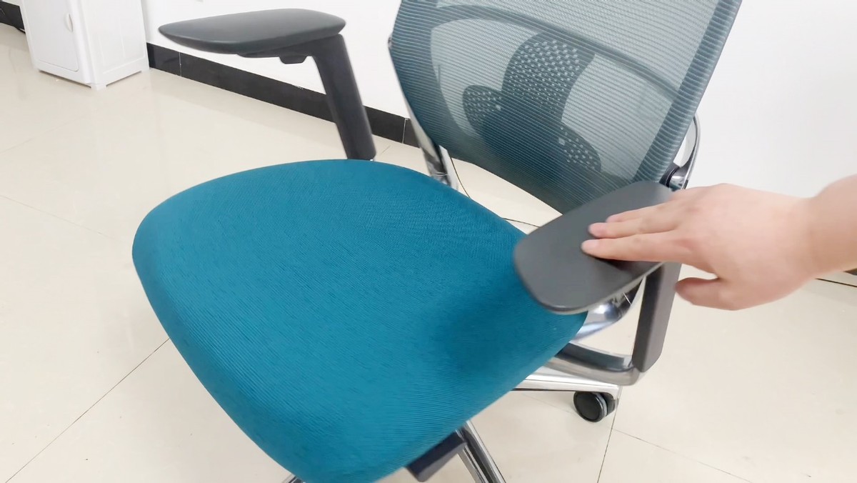 Sagesse重新定义人体工程学椅？双层腰垫，头枕可以3D调节