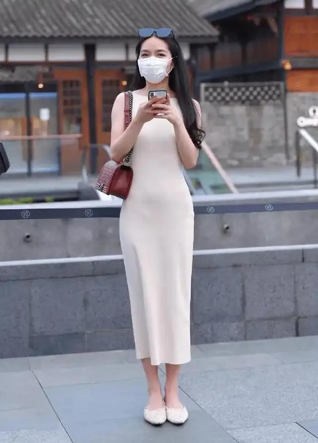 白色服饰穿搭 美女们穿出干净 清新的自然感觉 美图合集