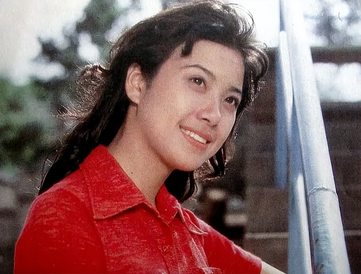 50年代出生的内地女明星，总有一种蓬勃生命力的美，璀璨夺目