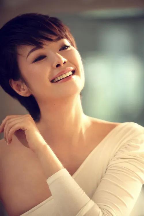 袁立，10张精美的照片