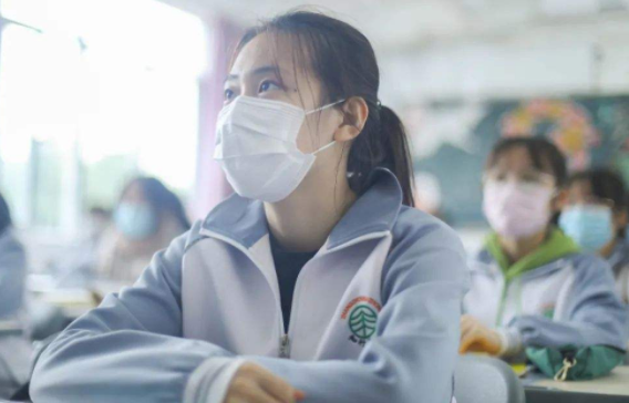 这所大学校内拥有37个食堂，5个地铁站，网友：又是别人家学校