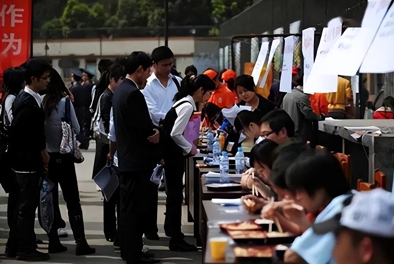 “学院”比“大学”实力差？大学与学院的差别，学生报考提前知道