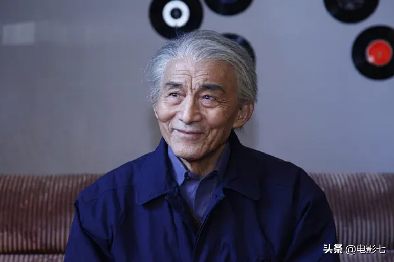 “凭一个角色走红”的5位演员，多年后境况悬殊，有人做直播带货