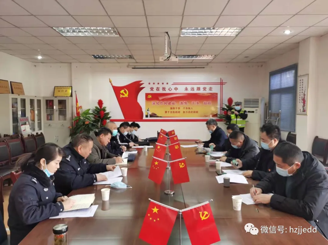 汉中交警二大队联合区交安委成员部门开展春运前“两客一危”企业交通安全大检查