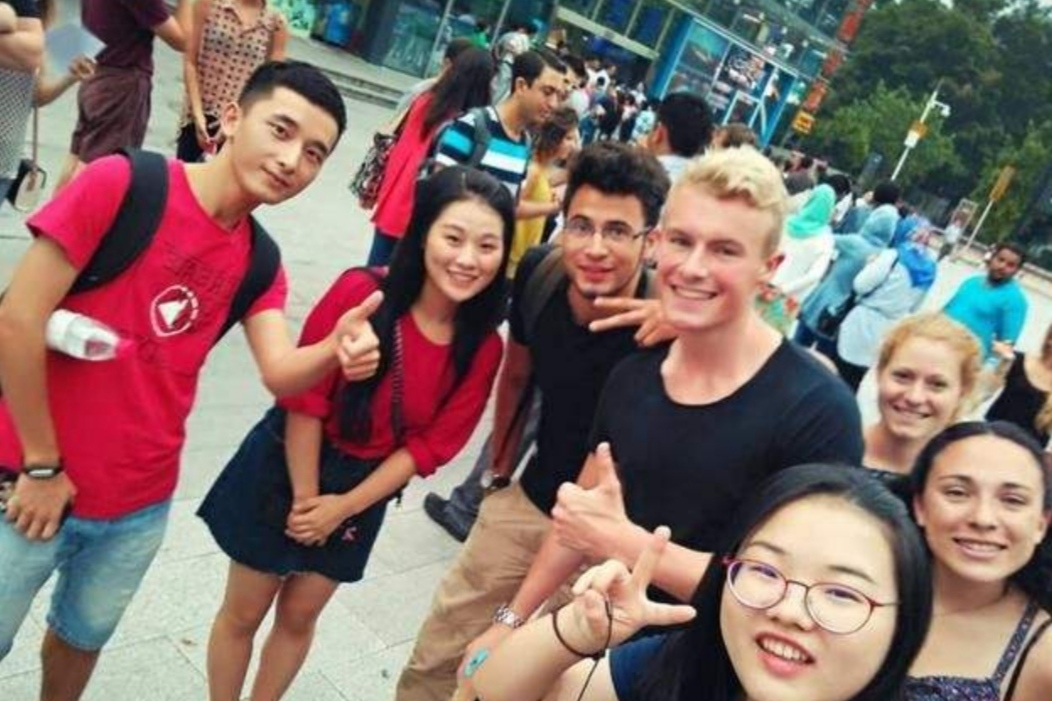 大学生留学热潮不减，他们在国外混不下去后，回国都干些什么？