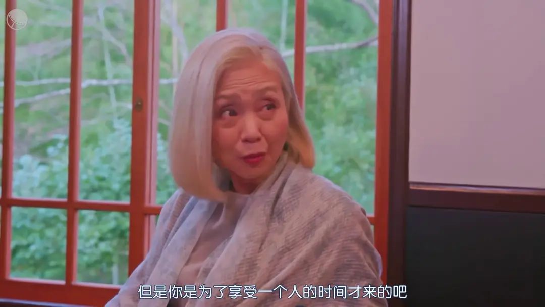 日本国民女演员，深夜一个人去情侣酒店，是表演还是解放天性