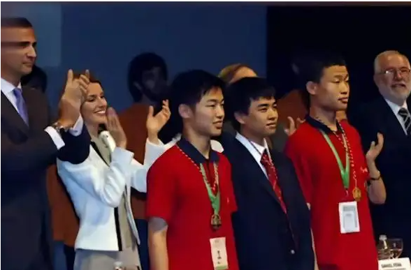 北大“数学之神”韦东奕，毅然拒绝哈佛邀约，30岁成为北大教师