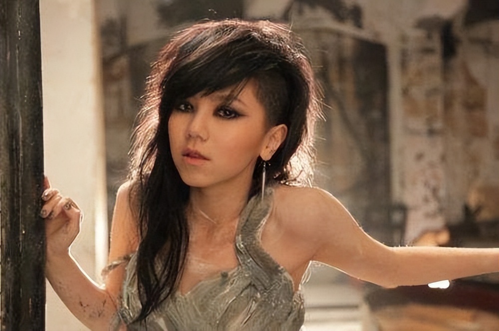 给新生代10位“实力女歌手”排个名，尚雯婕仅排第8，张靓颖第三