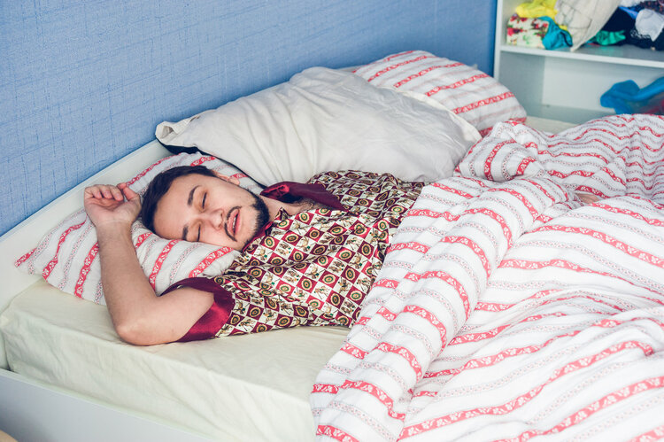 经常半夜突然“自然醒”，难再入睡，是怎么回事？或是这几种毛病