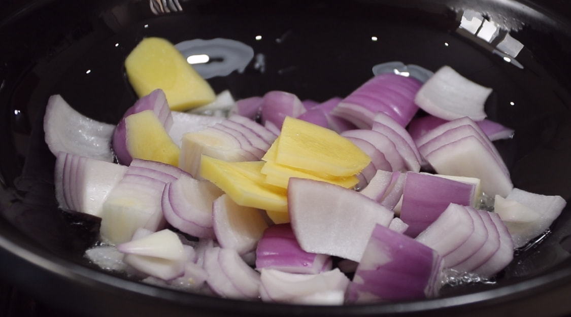 春天，遇到这鱼别手软，刺少肉多，这样做后蒜香味十足