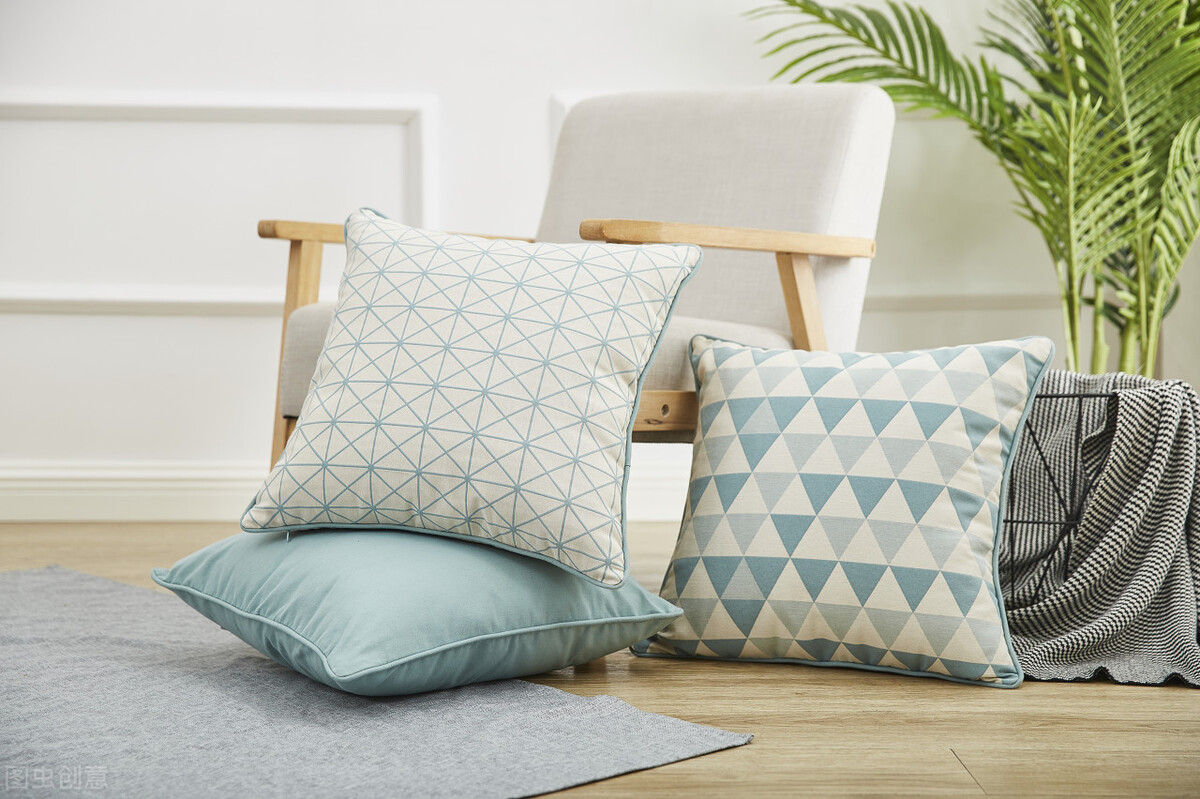 我的学校英语作文100字（初三英语作文范文）