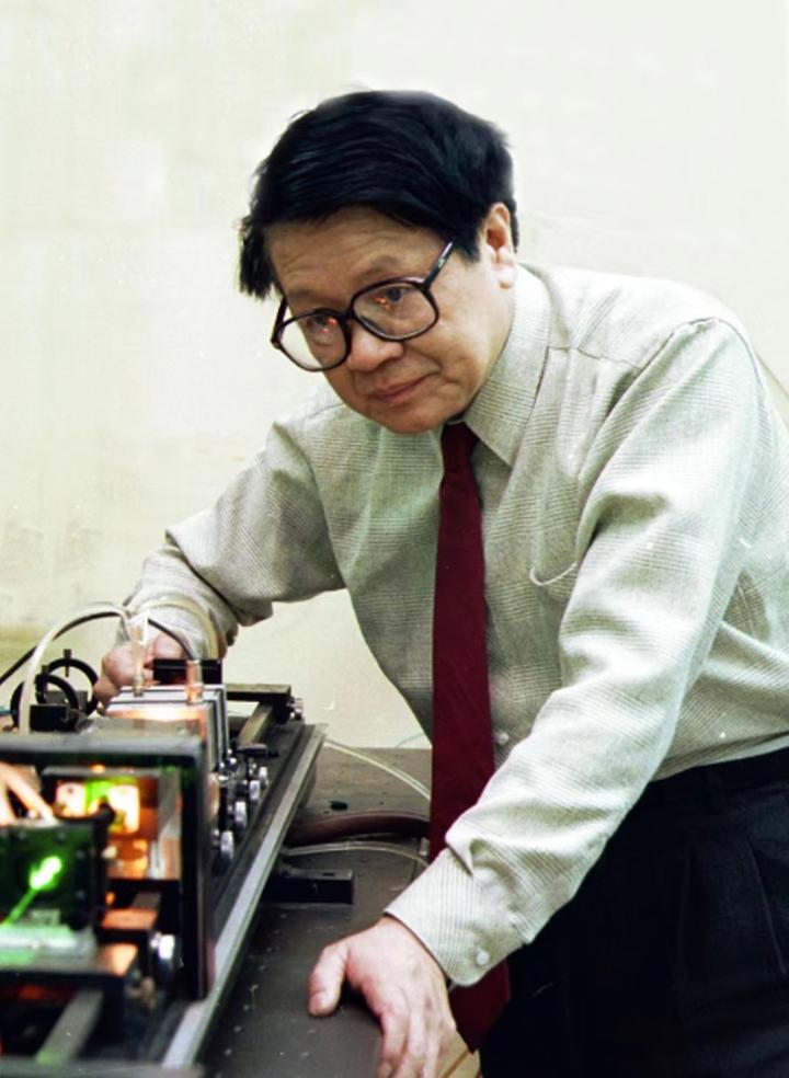 姚建铨院士：推动激光技术实现产业化的“追光者”