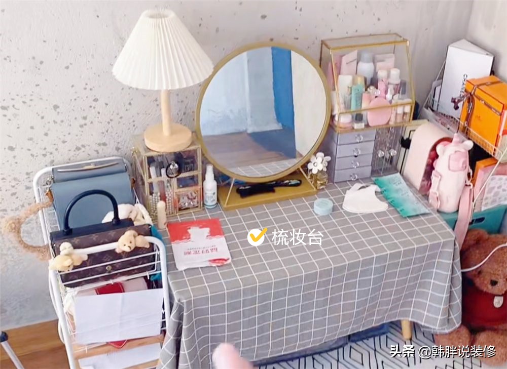 95后小夫妻，为了省钱直接住毛坯房，“家徒四壁”反而更温馨舒适