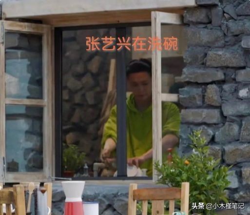 《向往的生活6》又惹争议，被质疑拿道具鱼演戏，节目组发文否认