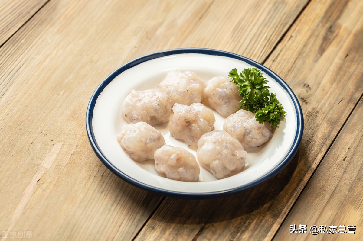 人呐，没什么好执着的，百年以后，没你，也没我