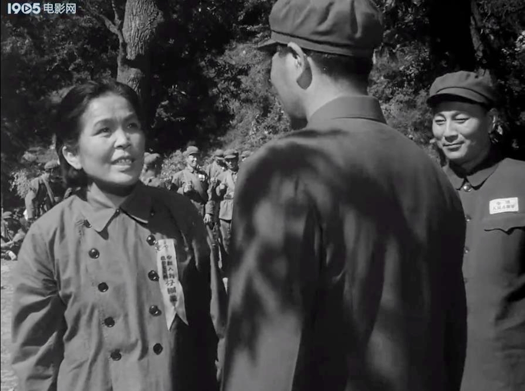 她是《打击侵略者》慰问团梅团长，丁大勇母亲，为啥难见演员消息