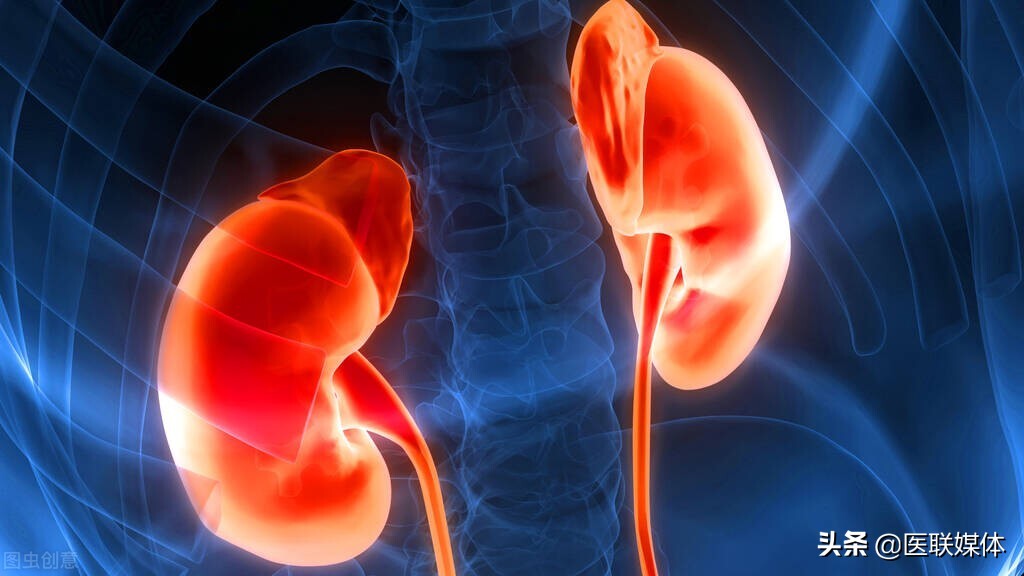 上完厕所不妨低头看一眼：尿液泡沫多，可能预示这3个问题