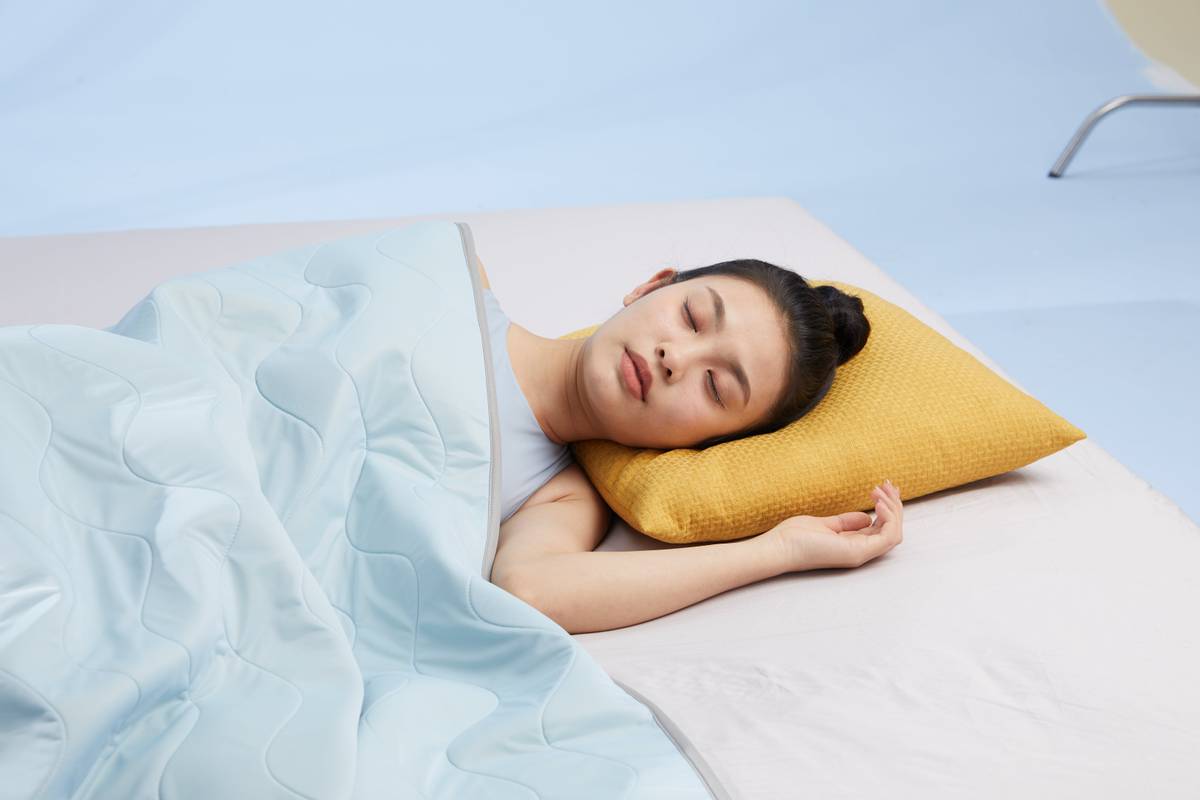 轻润凉意 裹住女朋友柔嫩肌肤——8H助眠乳胶Q弹空调被