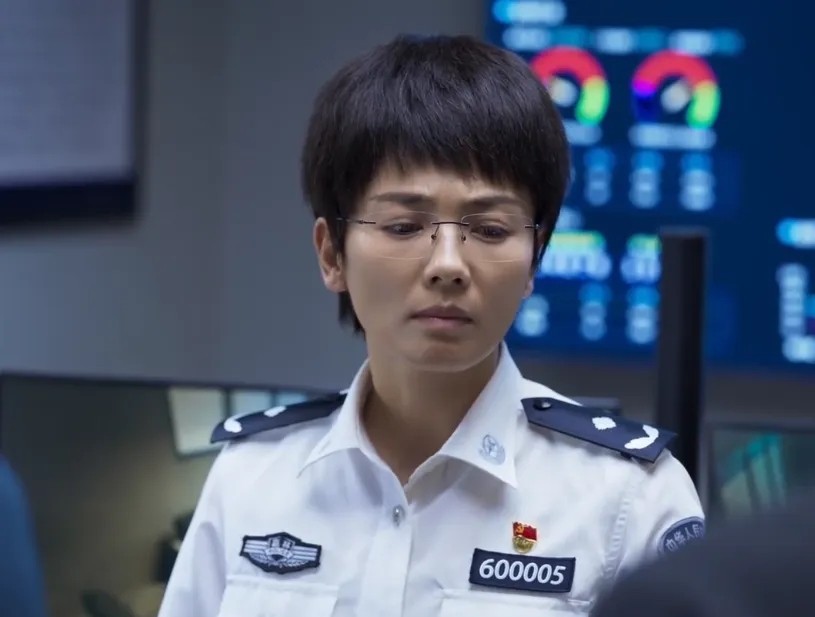 同样是“齐耳短发”，杨紫清爽减龄，迪丽热巴让人不忍直视