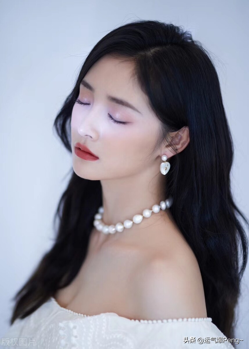 戴珍珠项链的女明星都好温柔,冰凉清澈和夏天的氛围太搭了
