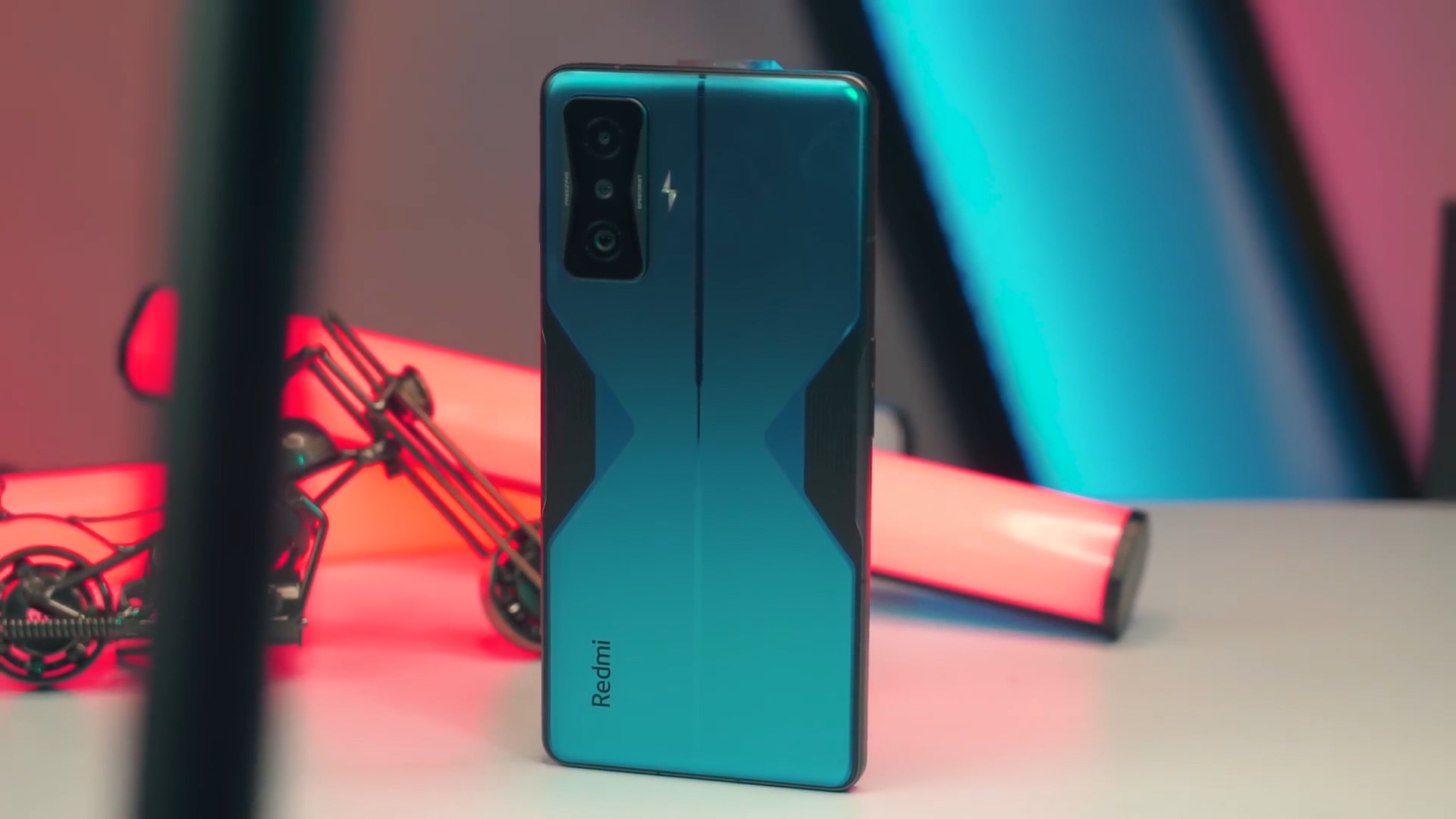 买手机不能盲目跟风，目前这3款手机最值得买，你更喜欢哪一款？