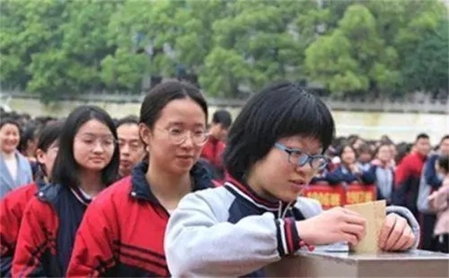 湖南高三女学霸戴宇菁：高考前夕白血病离世，遗嘱让师生泪目