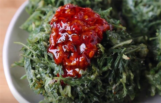 "正月茵陈二月蒿,三月四月当柴烧",春天野菜白蒿最好吃的做法