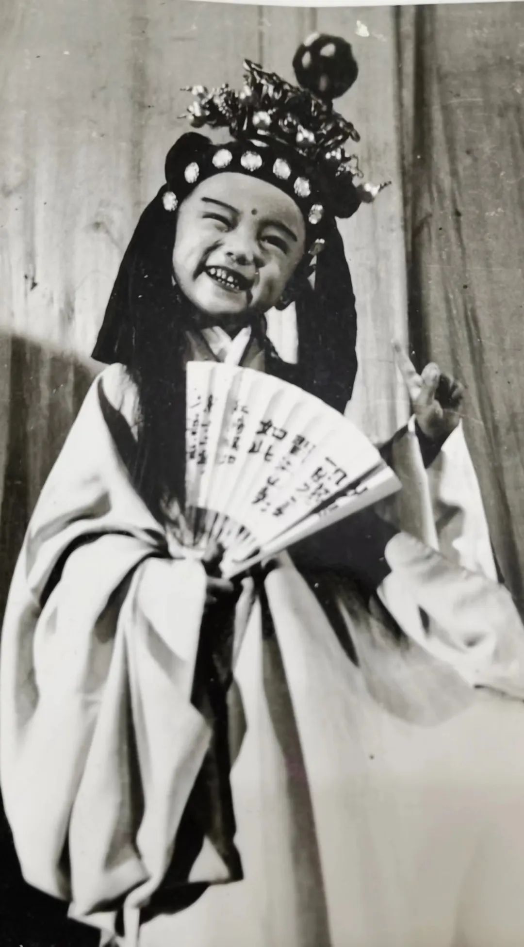 自称“野路子”出身，他却拍出口碑异常火爆的神片