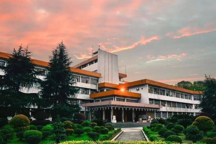 吉首大学：湖南省内受“热捧”，省外遭“冷遇”，原因何在？