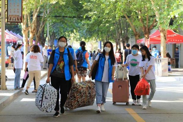 985大学“档次排名”出炉，人大排名有争议，浙大、南大在第二档