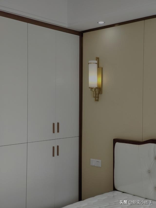 他家116平新中式风格，全屋文雅又大气，进屋就被入户玄关迷住