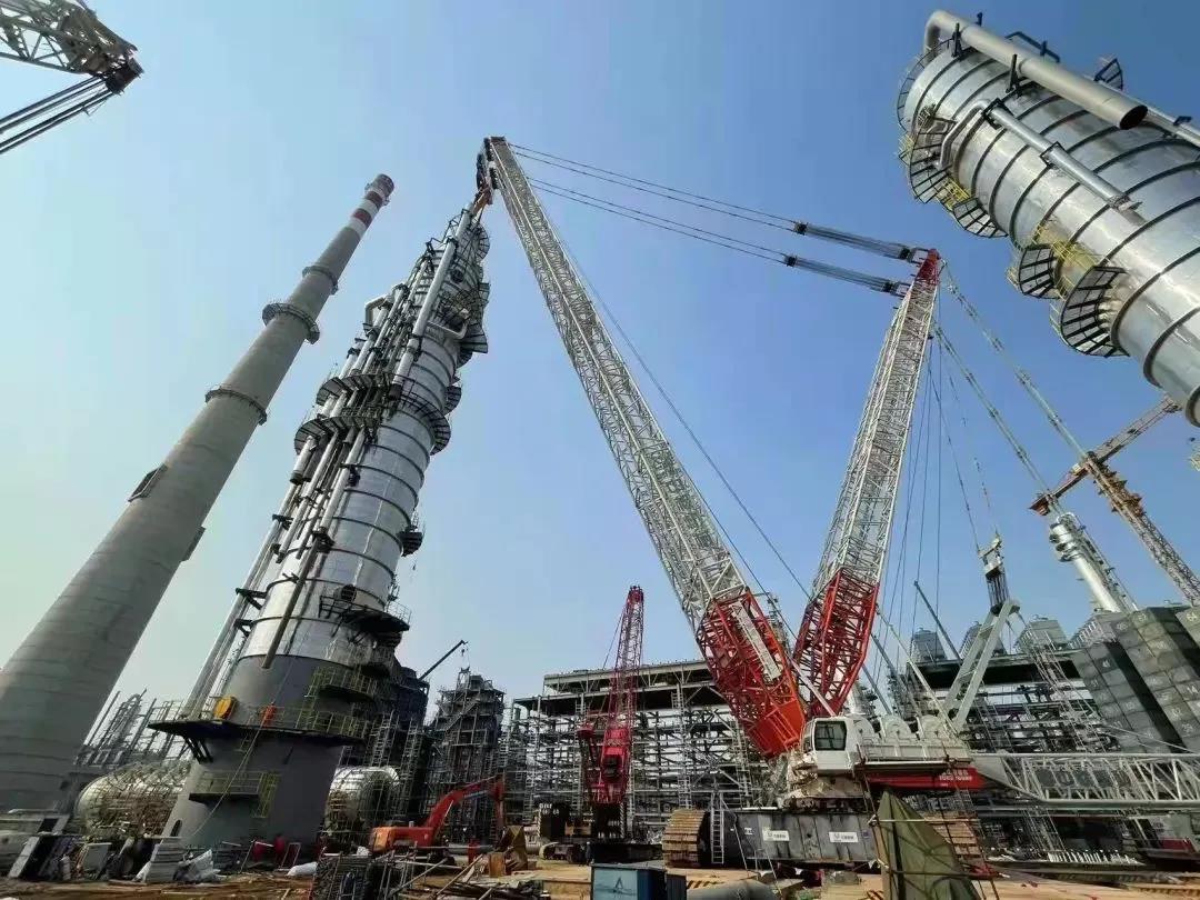吊重2.3万吨！南宫·NG28重科3200吨履带吊助力世界级炼化项目圆满收官