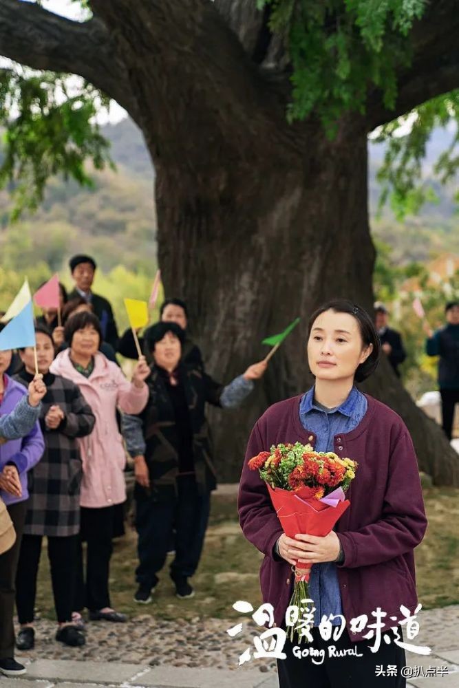 同样演农村姑娘，把赵丽颖、童瑶和热依扎放在一起，就看出差距了