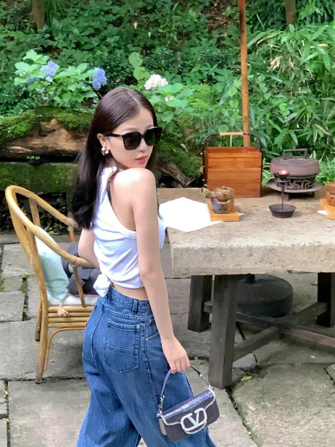 华伦天奴Loco 手袋欣赏