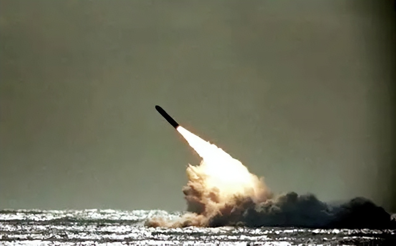 �ؾ�ǿʤ�˵�ͷ�࣬�����˿ֲ�ƽ���ѱ䡰�����������㶦����