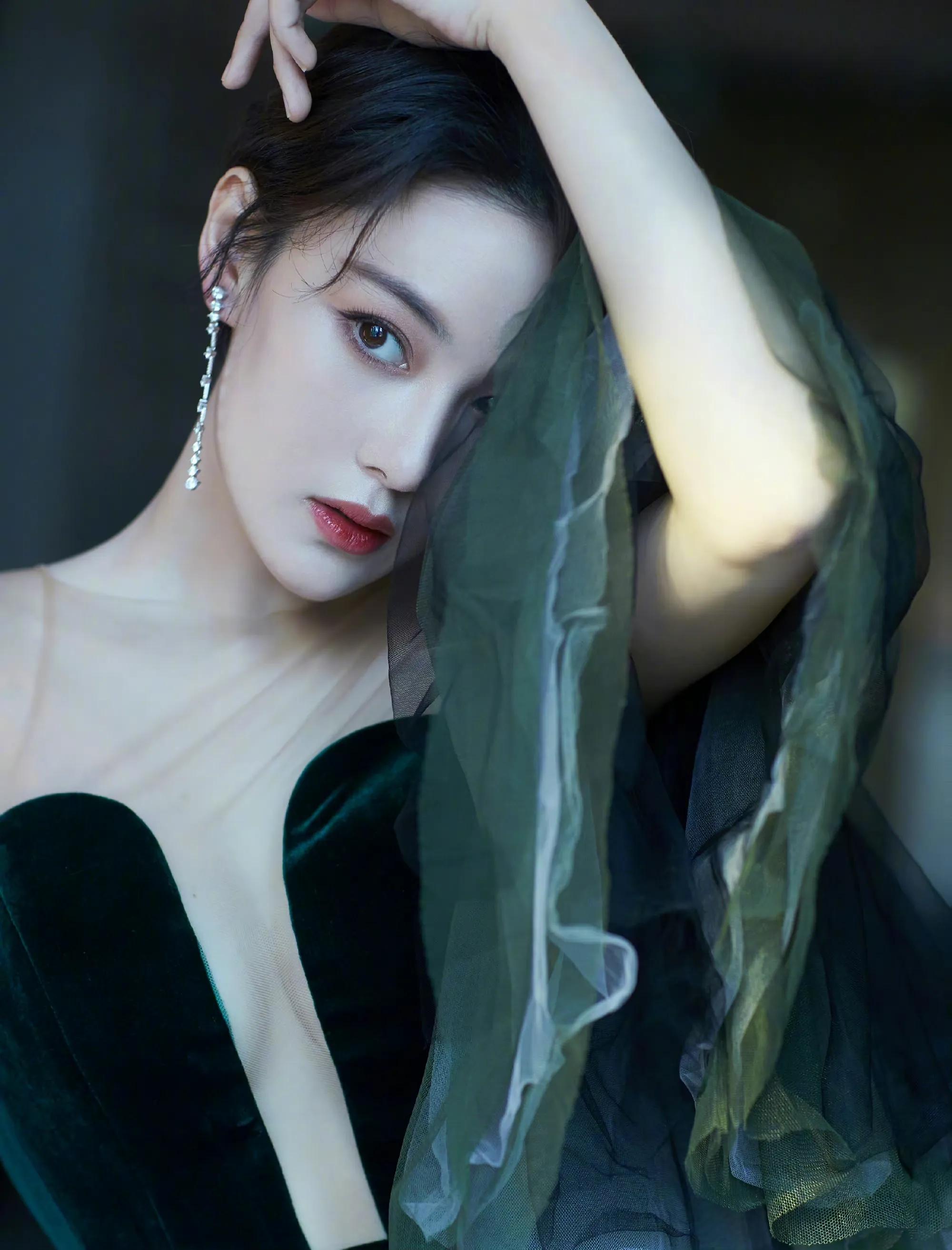 美丽军嫂张馨予