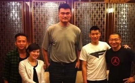 邓超喜欢哪些nba球星(梦想征战CBA！孙俪谈儿子愿望，父亲邓超最爱詹皇，曾挑战郭艾伦)