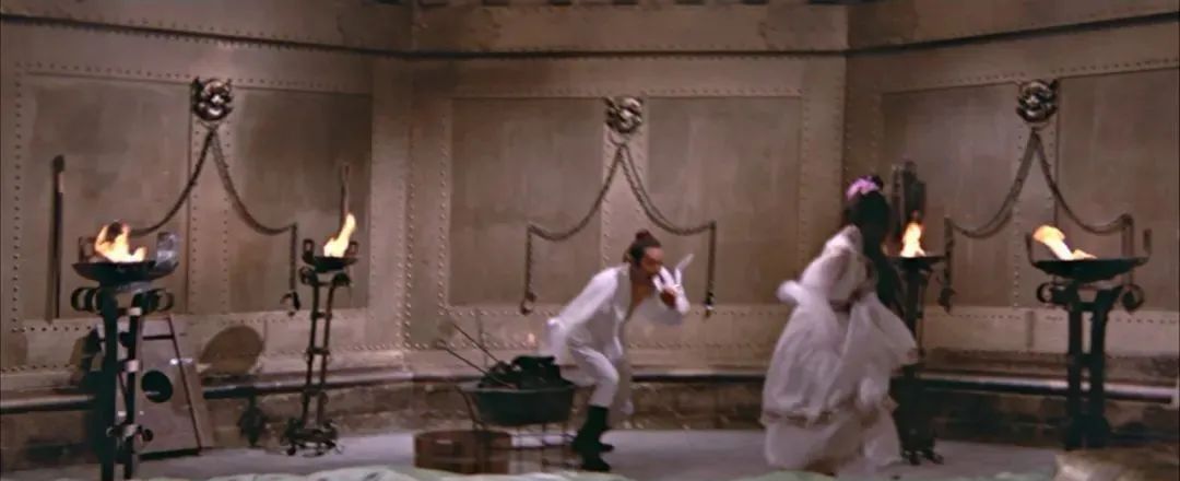 香港的第一风月片是变红的时候。