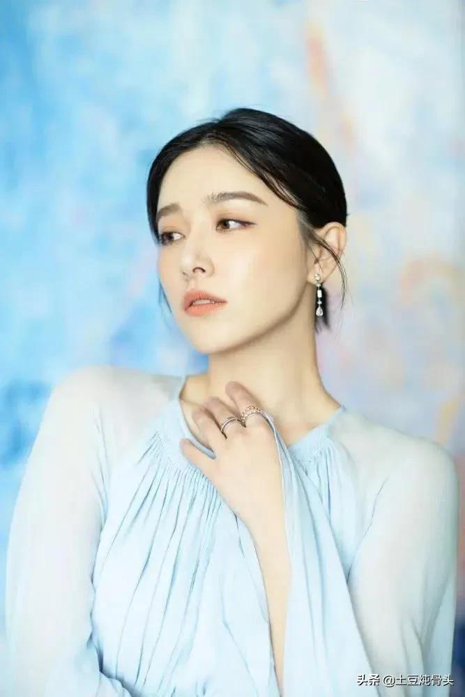 明星壁纸阚清子