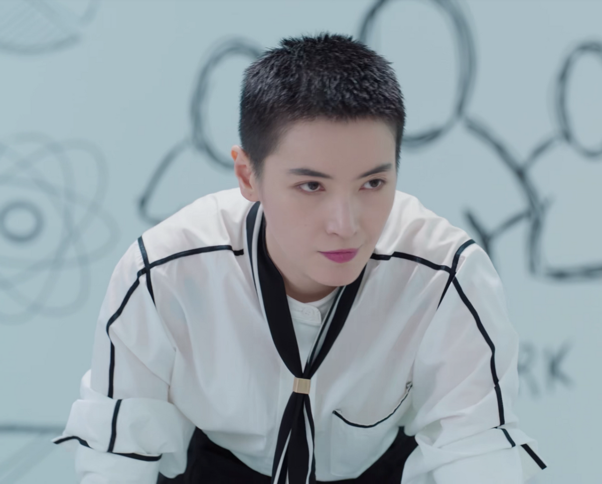 国内版《时尚女魔头》，不仅上演宫斗剧，还演绎了时尚现状