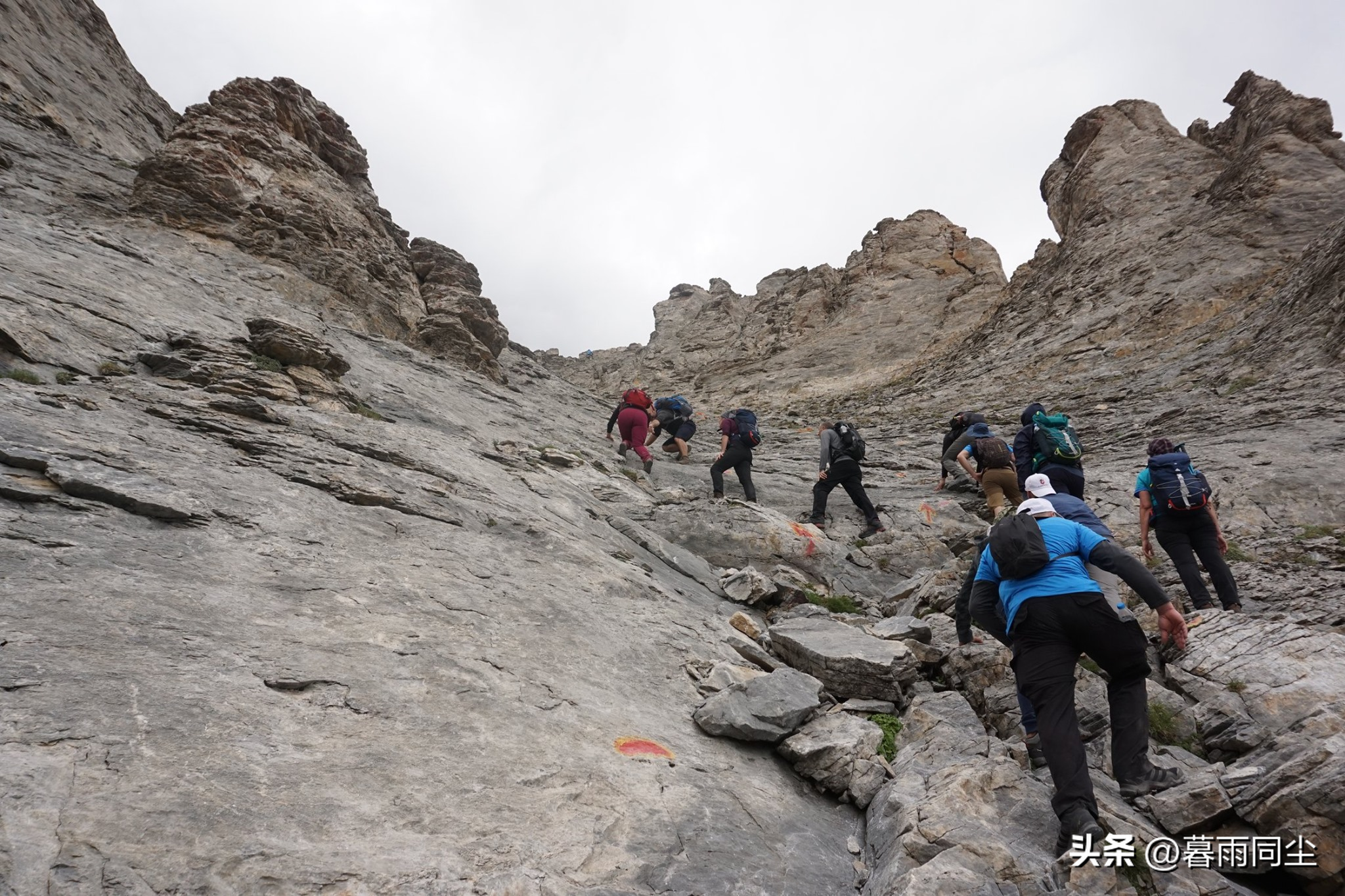 徒步登山前要注意什么(登山、徒步，队员组队前行时要遵守的13条基本原则)